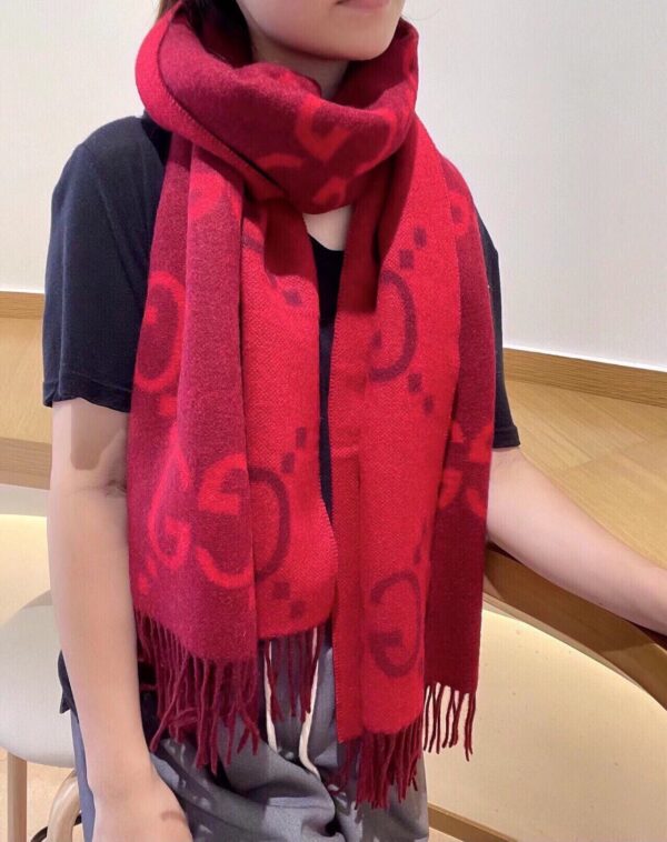 Gucci scarf