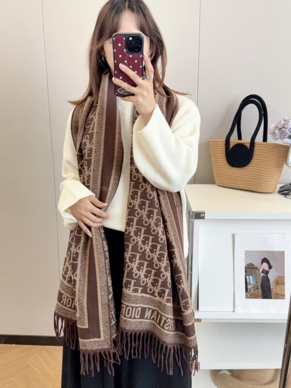 Dior scarf