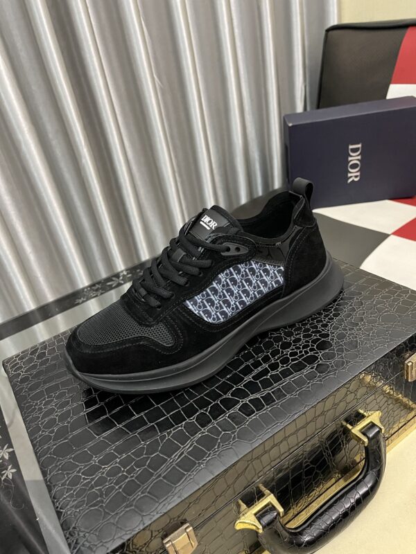 Dior's new men's genuine leather casual shoes