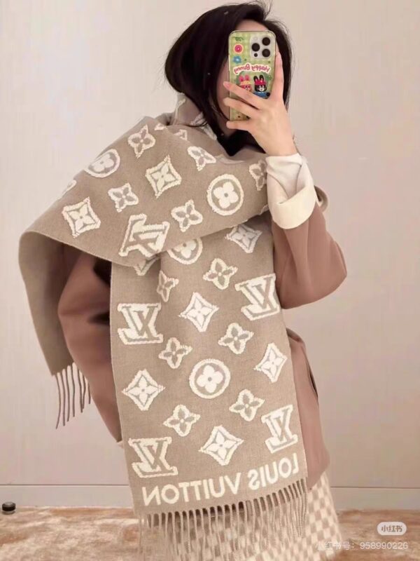 LV3D scarf