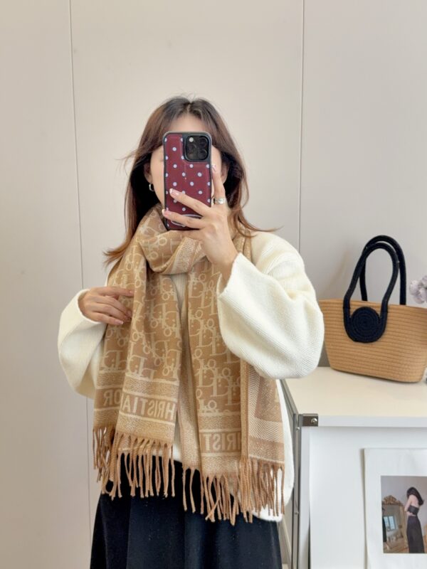Dior scarf