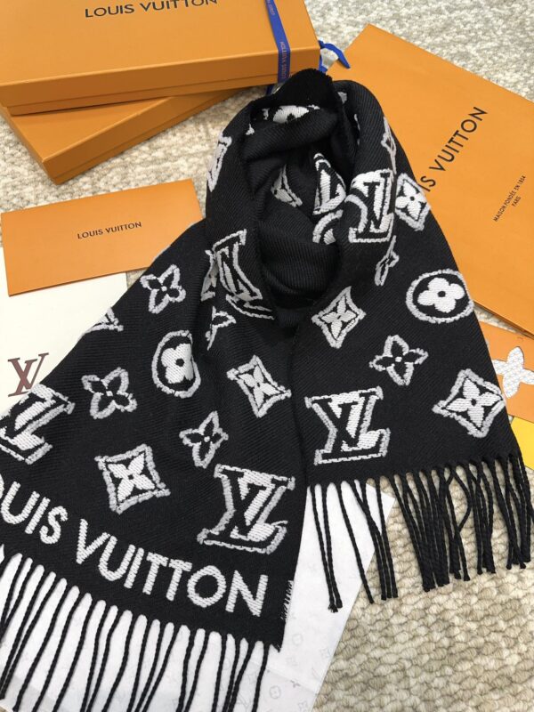 LV3D Scarf