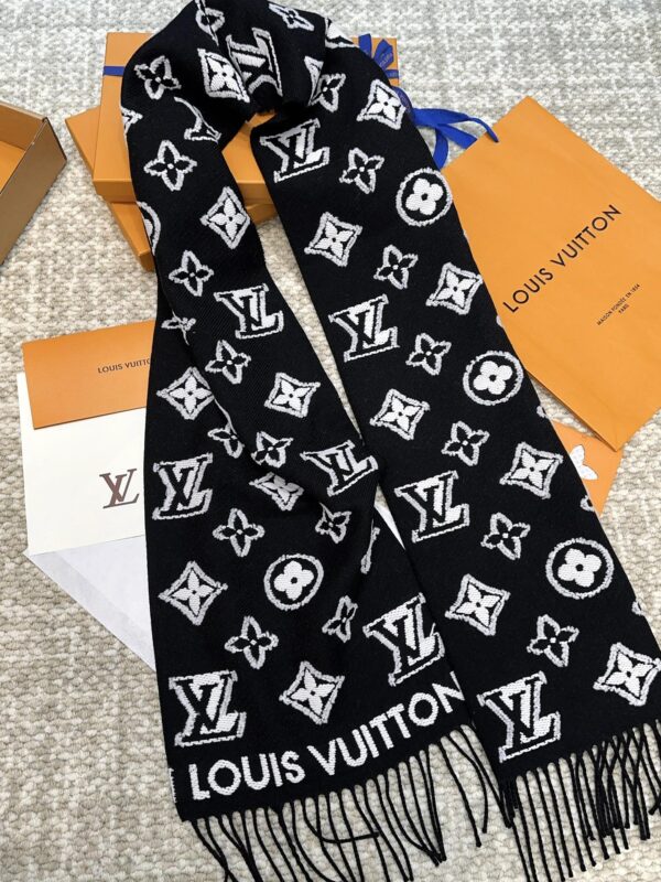 LV3D Scarf